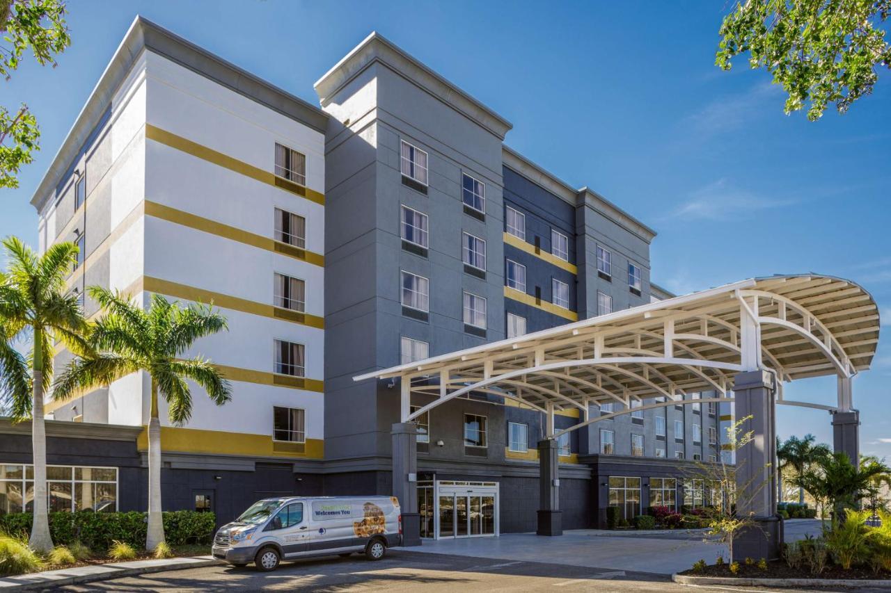 Doubletree By Hilton Sarasota Bradenton Airport Hotel Bagian luar foto