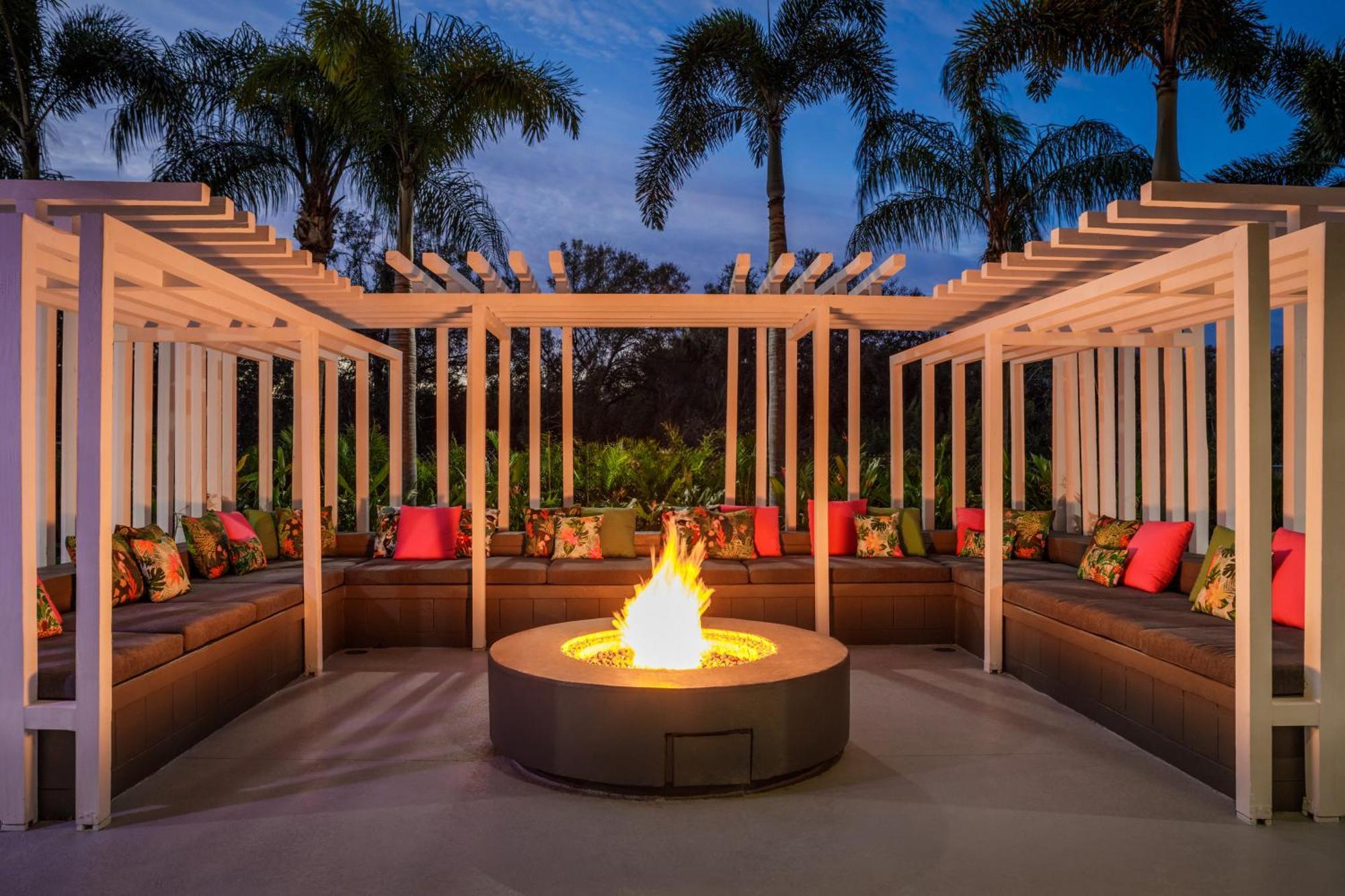 Doubletree By Hilton Sarasota Bradenton Airport Hotel Bagian luar foto