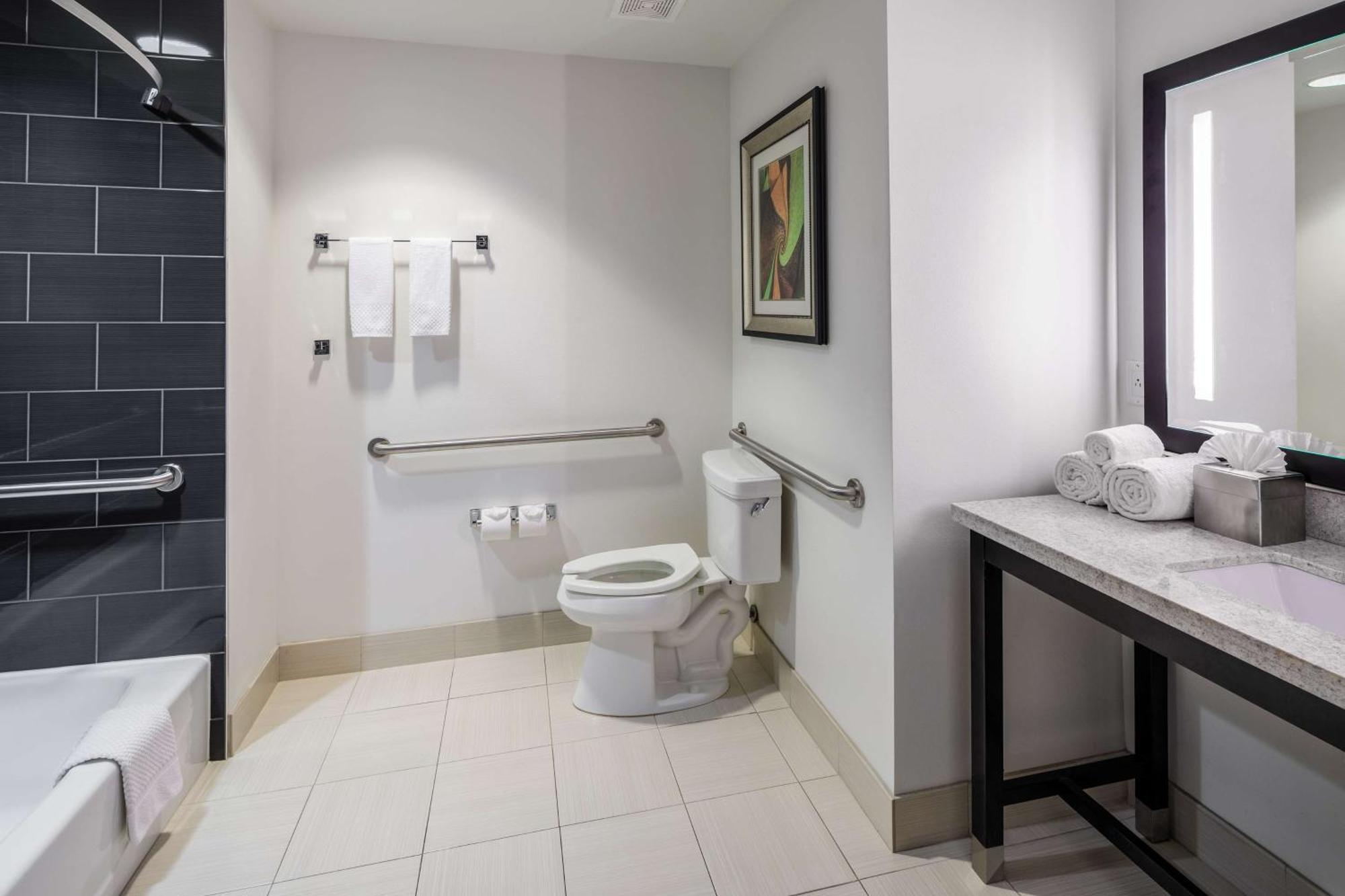 Doubletree By Hilton Sarasota Bradenton Airport Hotel Bagian luar foto