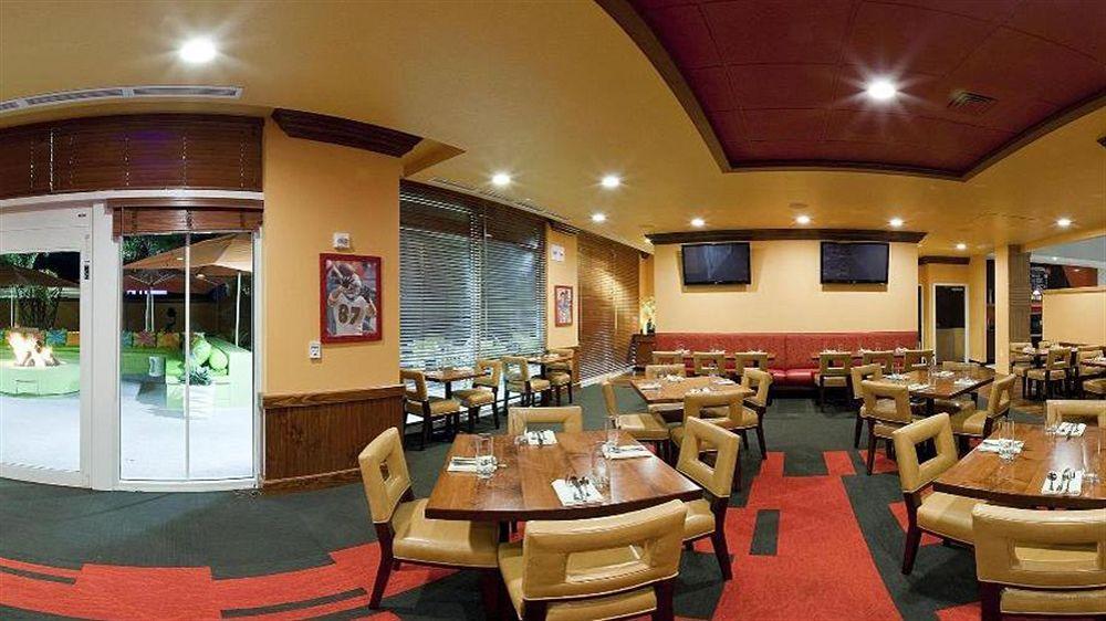Doubletree By Hilton Sarasota Bradenton Airport Hotel Bagian luar foto